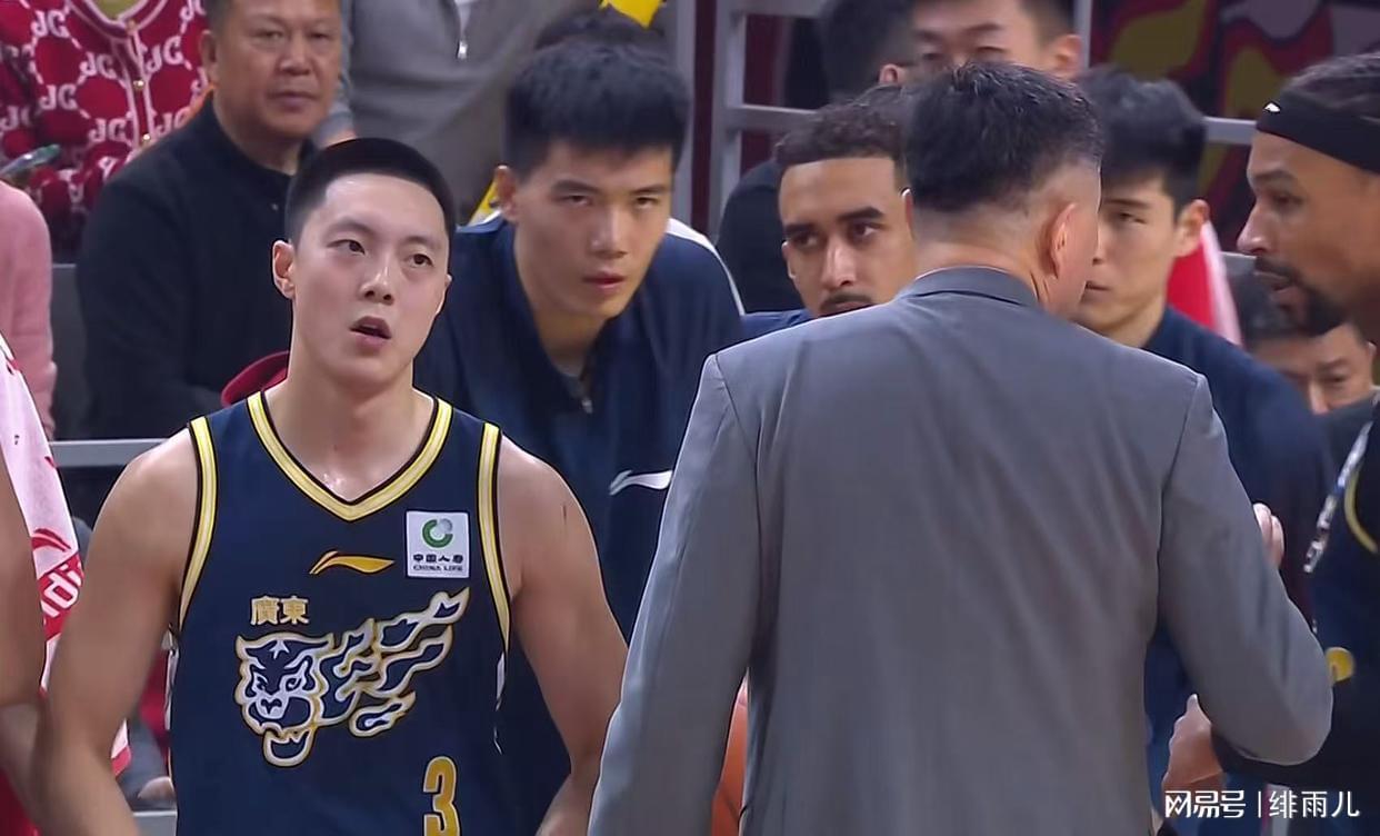 华体育app官网登录-最新消息！广东强力锋卫正式到位，杜锋为他放弃“白矮”？